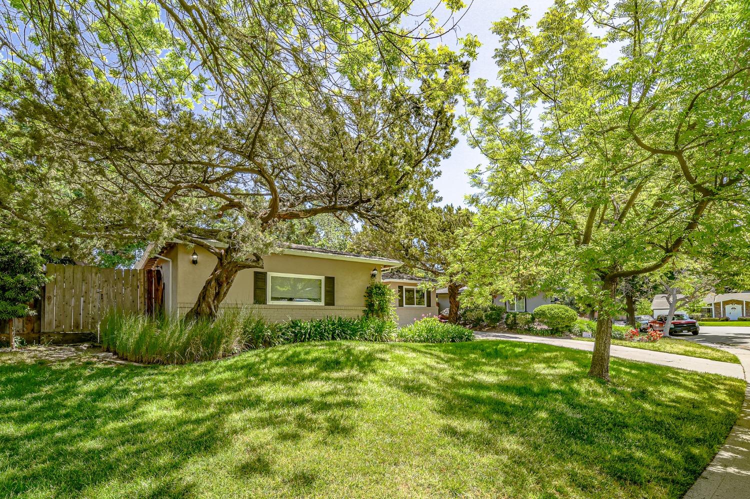 N Amber Way, Stockton, California image 3