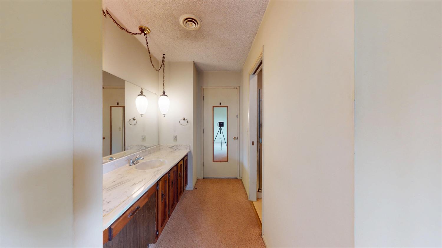 Tamarisk Avenue, Stockton, California image 12