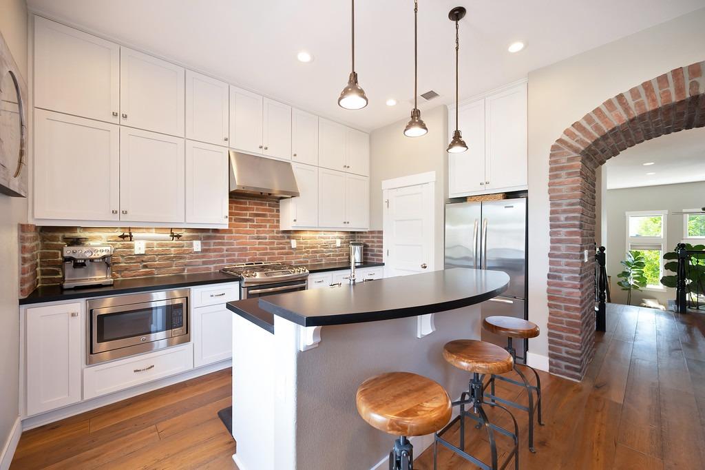Crocker Drive, Sacramento, California image 22