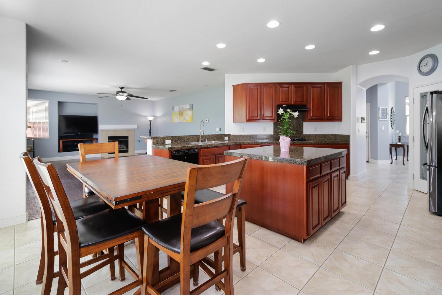 Detail Gallery Image 30 of 82 For 9736 Harrier Way, Elk Grove,  CA 95757 - 4 Beds | 3 Baths