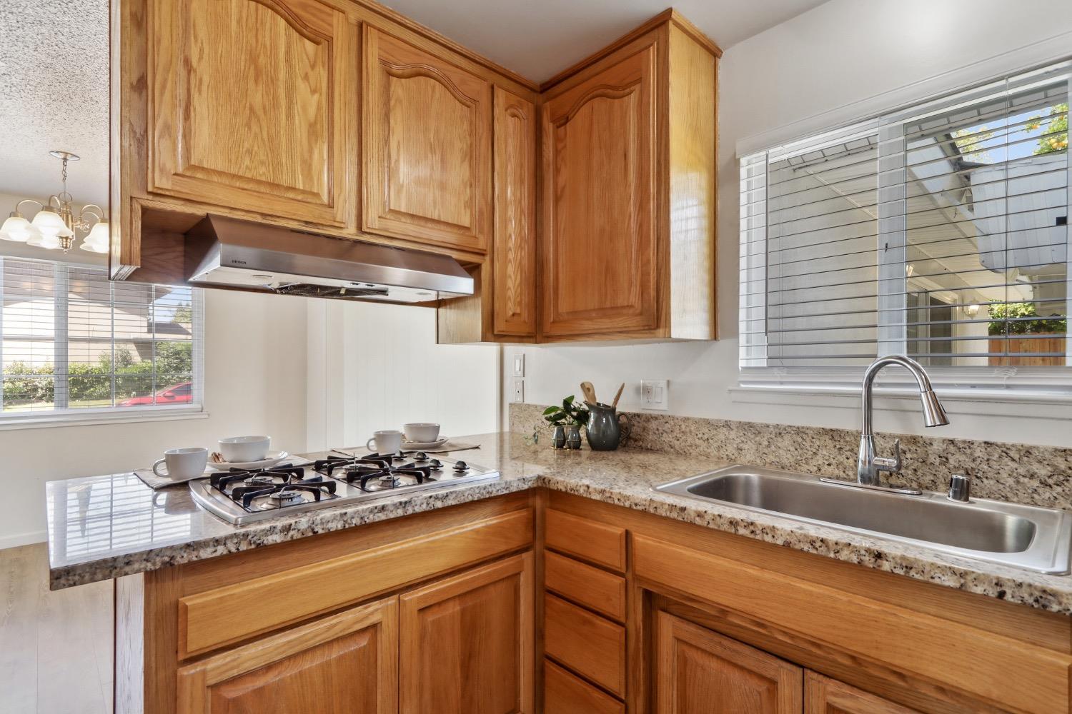 Detail Gallery Image 16 of 44 For 9101 La Riviera Dr, Sacramento,  CA 95826 - 4 Beds | 2 Baths