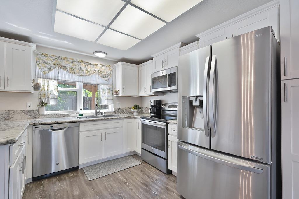 Detail Gallery Image 9 of 41 For 6630 Thunderhead Cir, Orangevale,  CA 95662 - 3 Beds | 2 Baths