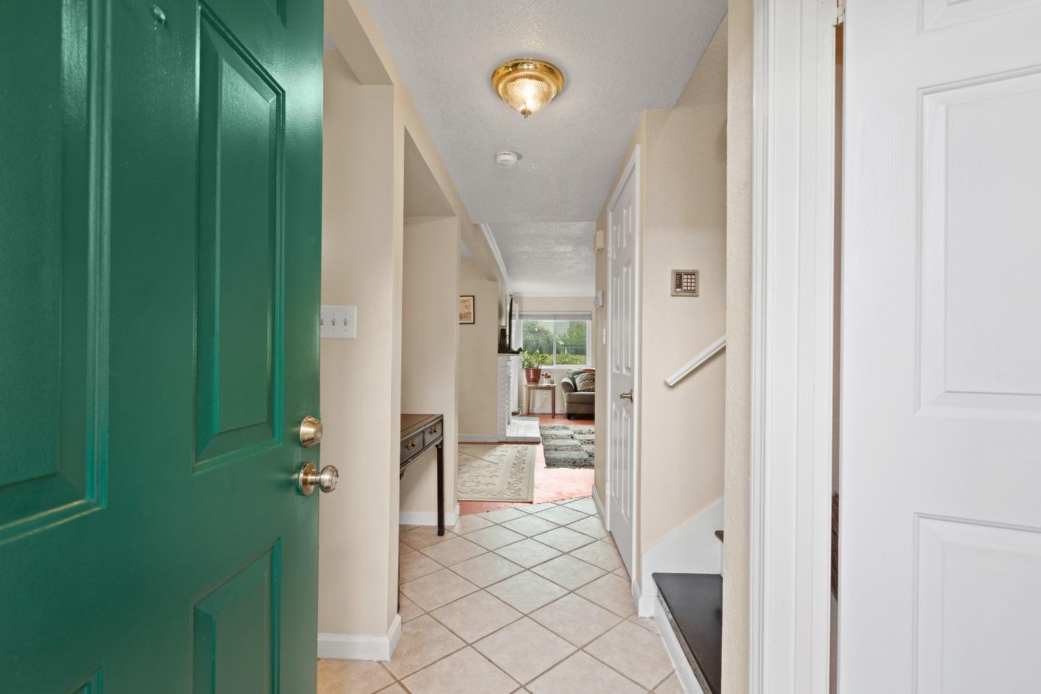 Photo #4: 225054549 Listing: Photo #4