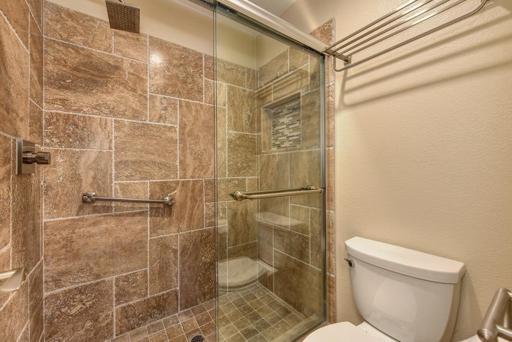 Detail Gallery Image 12 of 22 For 195 River Run Cir, Sacramento,  CA 95833 - 3 Beds | 2 Baths