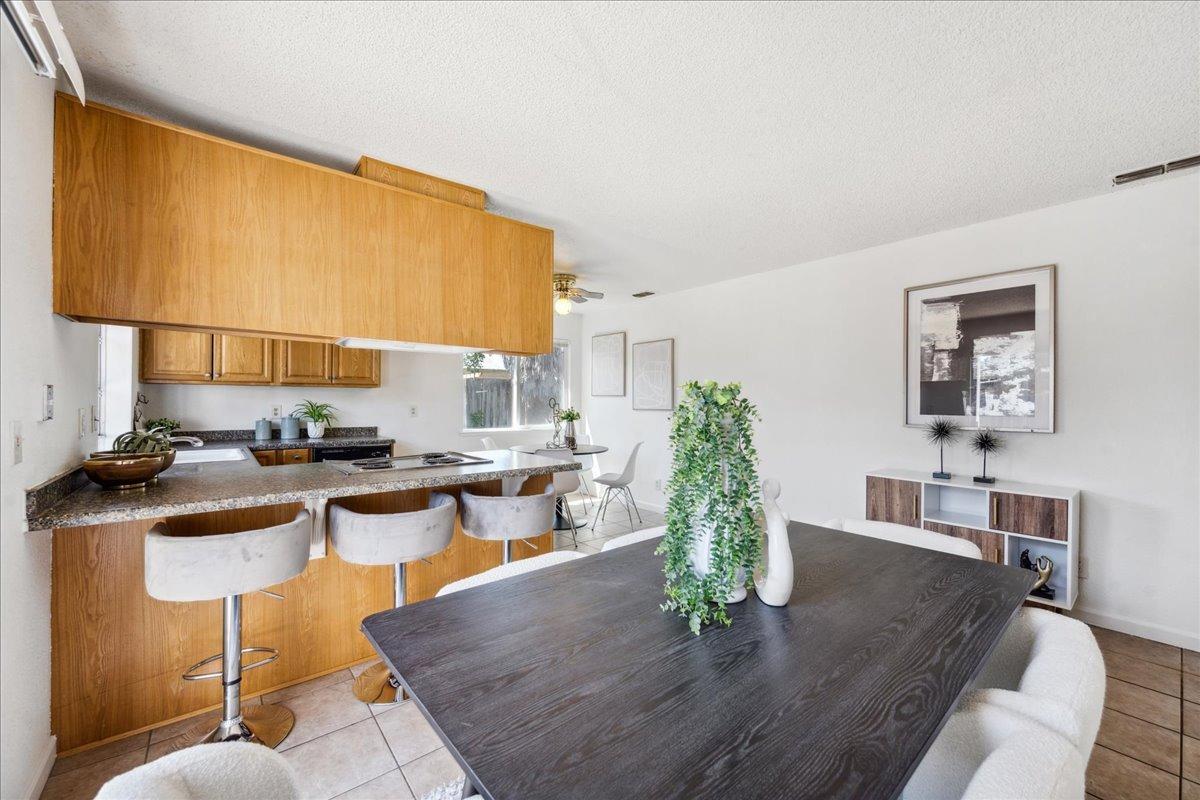 Detail Gallery Image 9 of 26 For 4308 Tallyho Dr, Sacramento,  CA 95826 - 3 Beds | 2 Baths