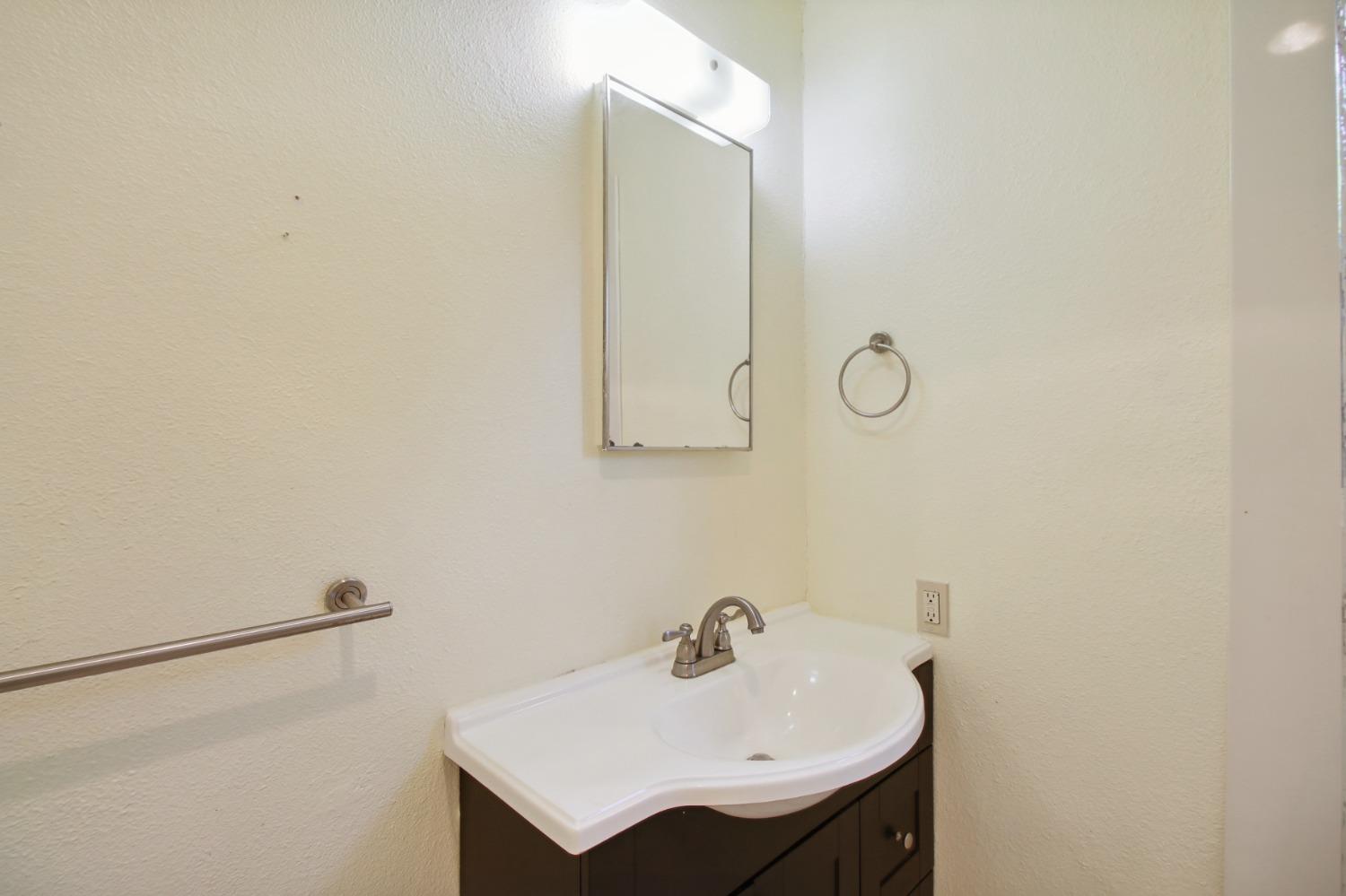 Detail Gallery Image 18 of 57 For 915 Eureka Ave, Davis,  CA 95616 - 6 Beds | 5 Baths