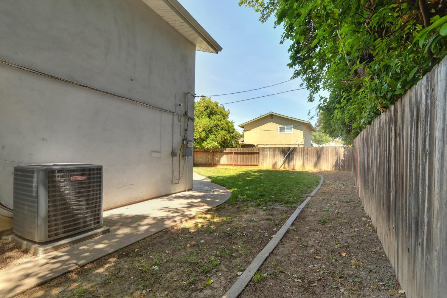 Detail Gallery Image 42 of 44 For 9101 La Riviera Dr, Sacramento,  CA 95826 - 4 Beds | 2 Baths
