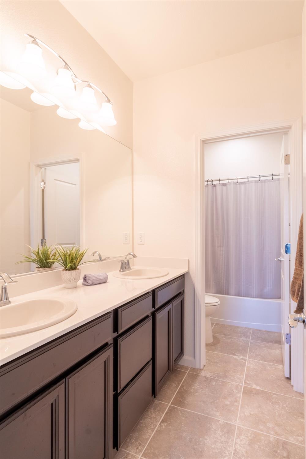 Detail Gallery Image 43 of 72 For 2342 Augusta Ave, Tracy,  CA 95377 - 4 Beds | 3 Baths