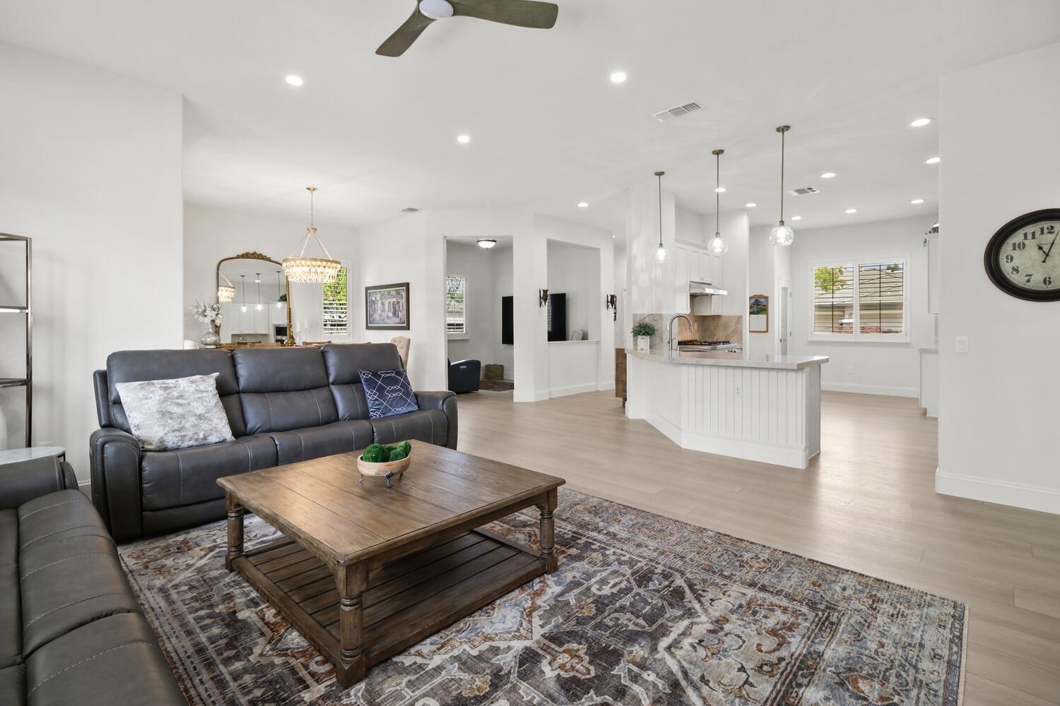 Detail Gallery Image 14 of 85 For 2500 Emerald Lake, Elk Grove,  CA 95758 - 2 Beds | 2 Baths