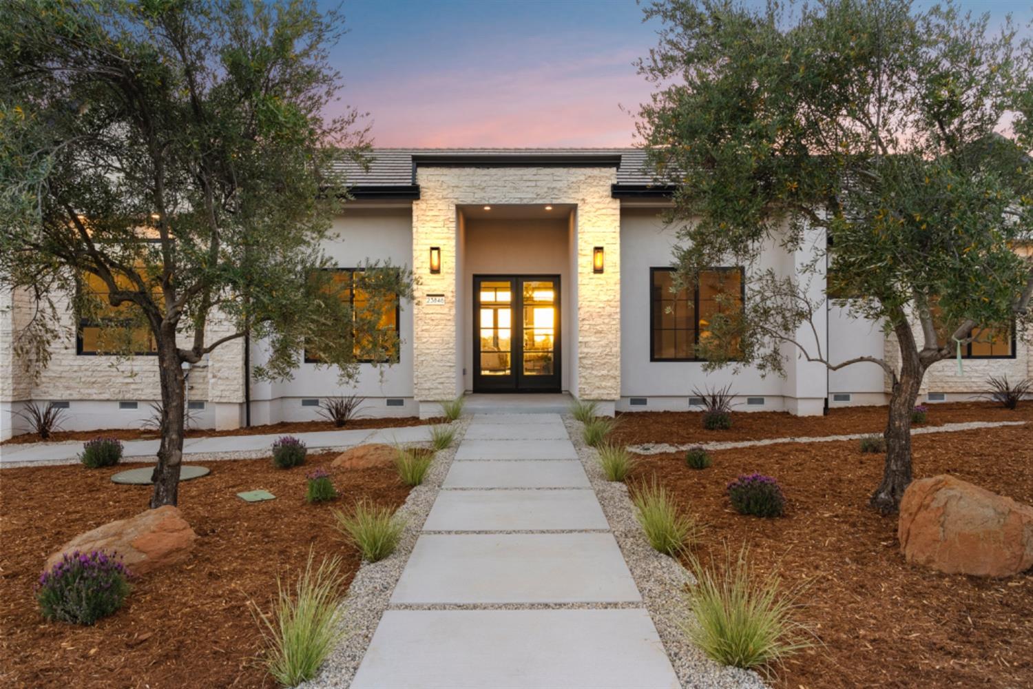 Detail Gallery Image 2 of 31 For 23846 Ironwood Ct, Auburn,  CA 95602 - 4 Beds | 3 Baths