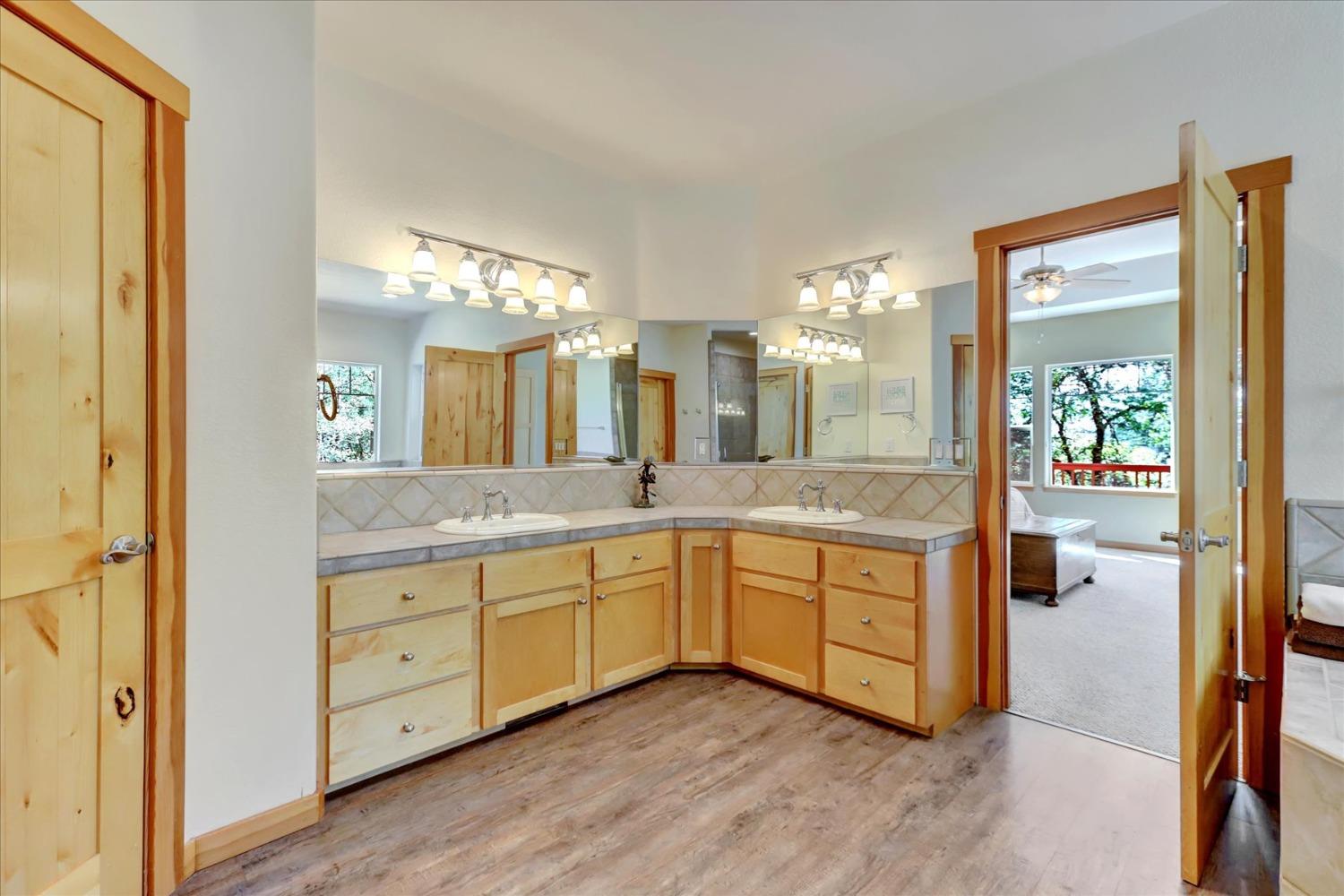 Detail Gallery Image 24 of 80 For 12673 Hoppy Hollow Rd, Grass Valley,  CA 95945 - 4 Beds | 3/1 Baths