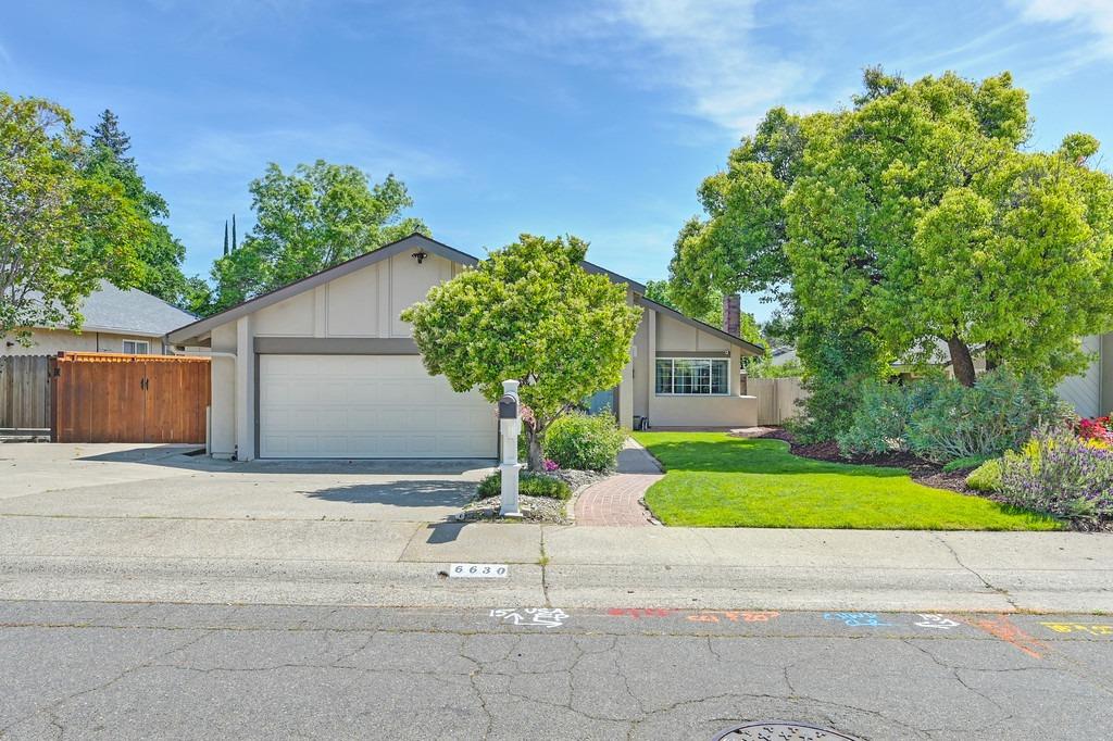 Detail Gallery Image 2 of 41 For 6630 Thunderhead Cir, Orangevale,  CA 95662 - 3 Beds | 2 Baths