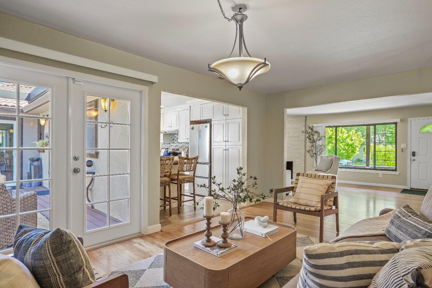 Los Molinos Way, Sacramento, California image 11