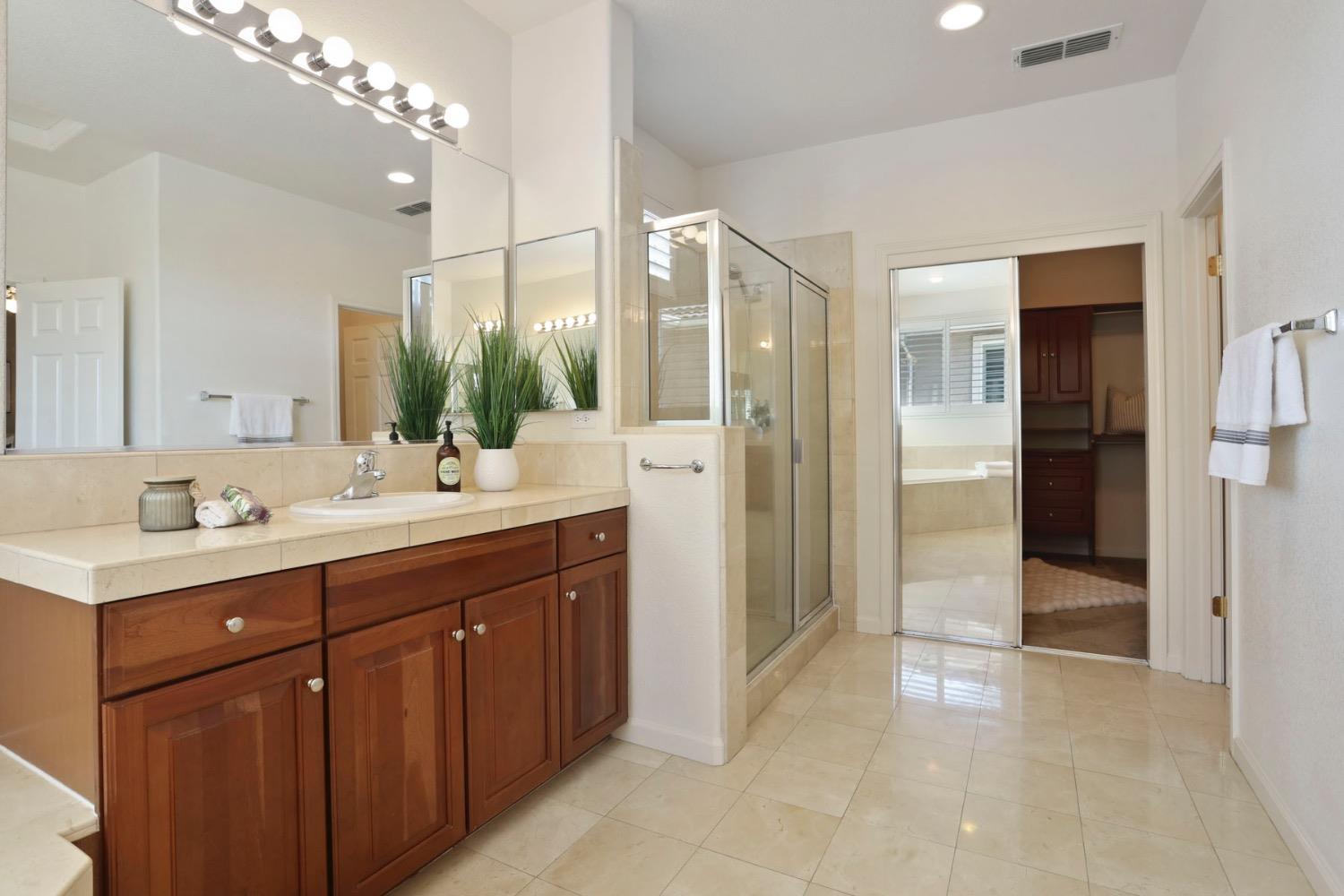 Detail Gallery Image 52 of 62 For 4227 Steamboat Cove Ln, Stockton,  CA 95219 - 5 Beds | 4 Baths