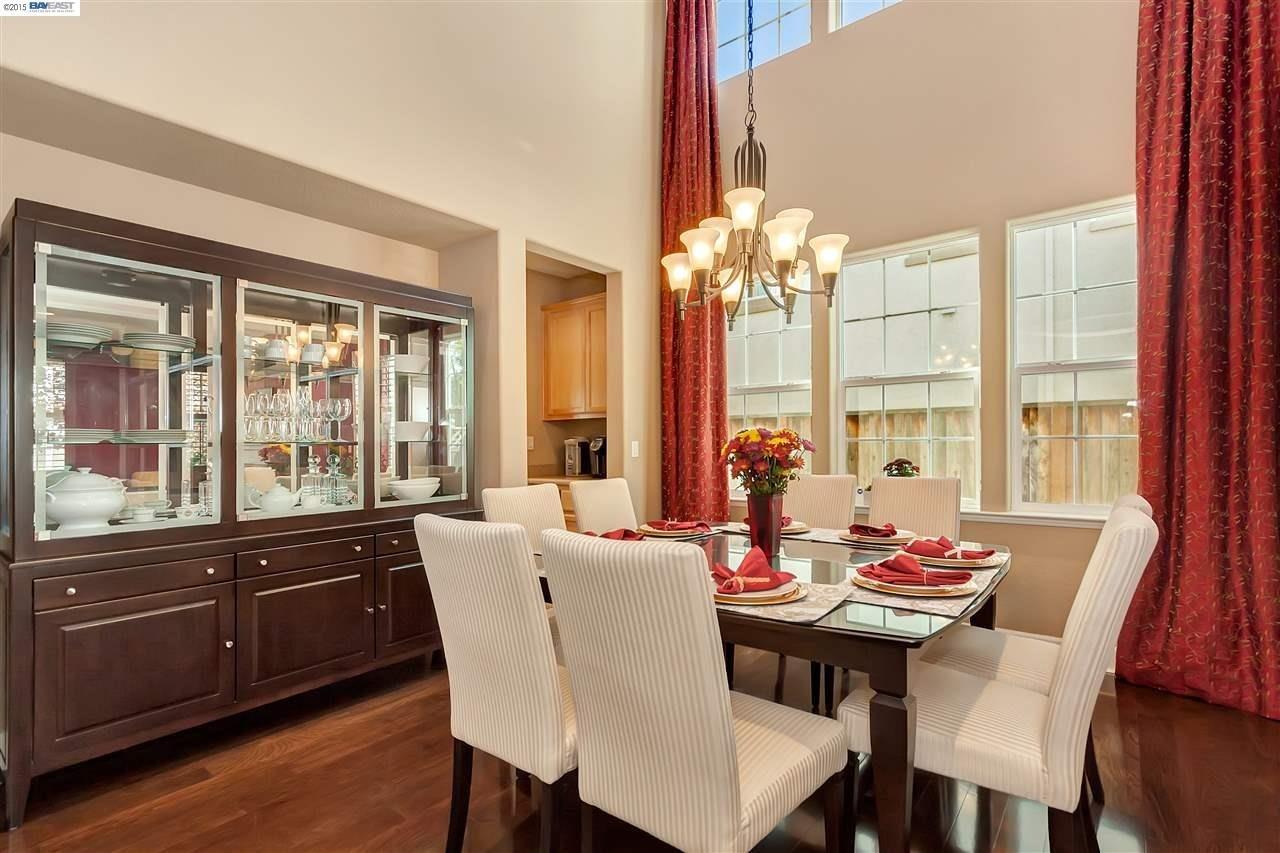 Detail Gallery Image 4 of 29 For 2159 Mornington Ln, San Ramon,  CA 94582 - 4 Beds | 3 Baths