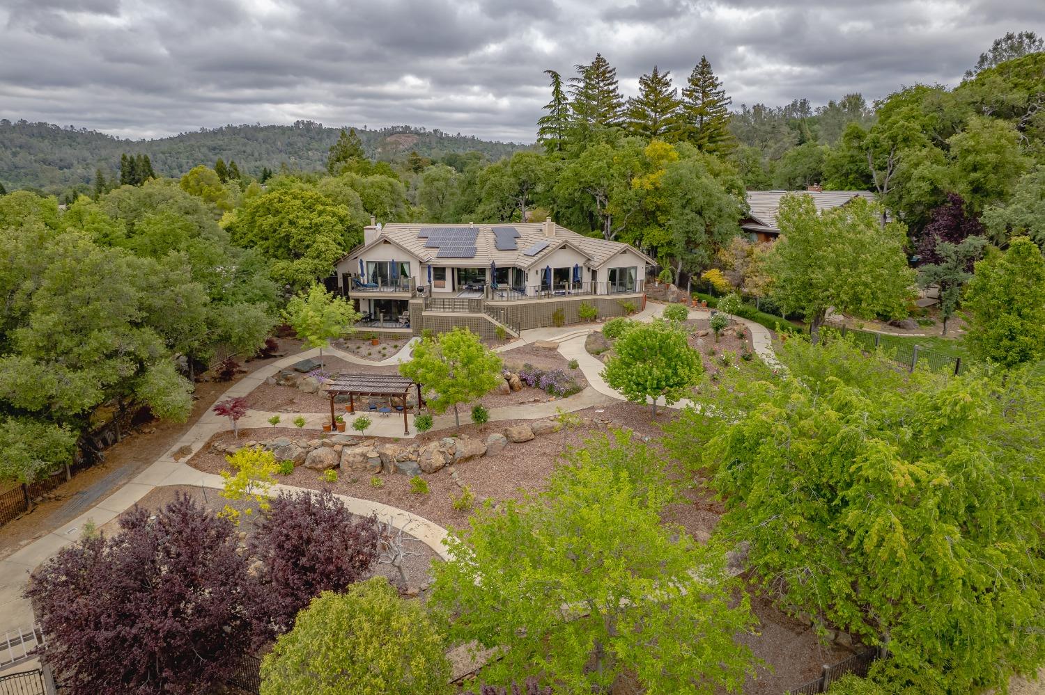 Fairway Court, Auburn, California image 2