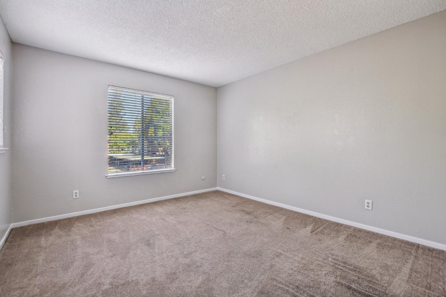 Photo #17: 225033057 Listing: Photo #17