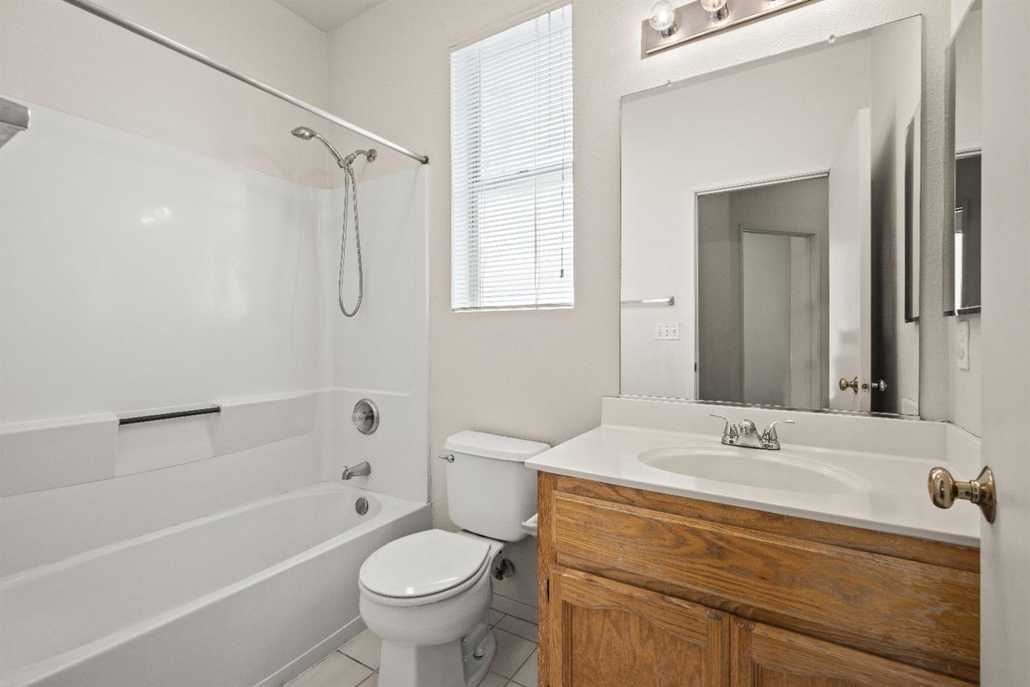 Detail Gallery Image 23 of 29 For 9394 Bennoel Way, Elk Grove,  CA 95758 - 3 Beds | 2 Baths
