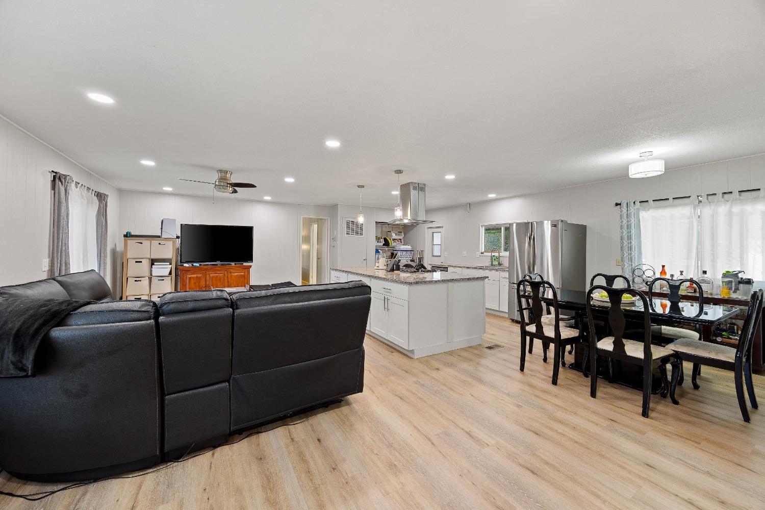 Detail Gallery Image 12 of 32 For 7305 Topanga, Sacramento,  CA 95842 - 3 Beds | 2 Baths