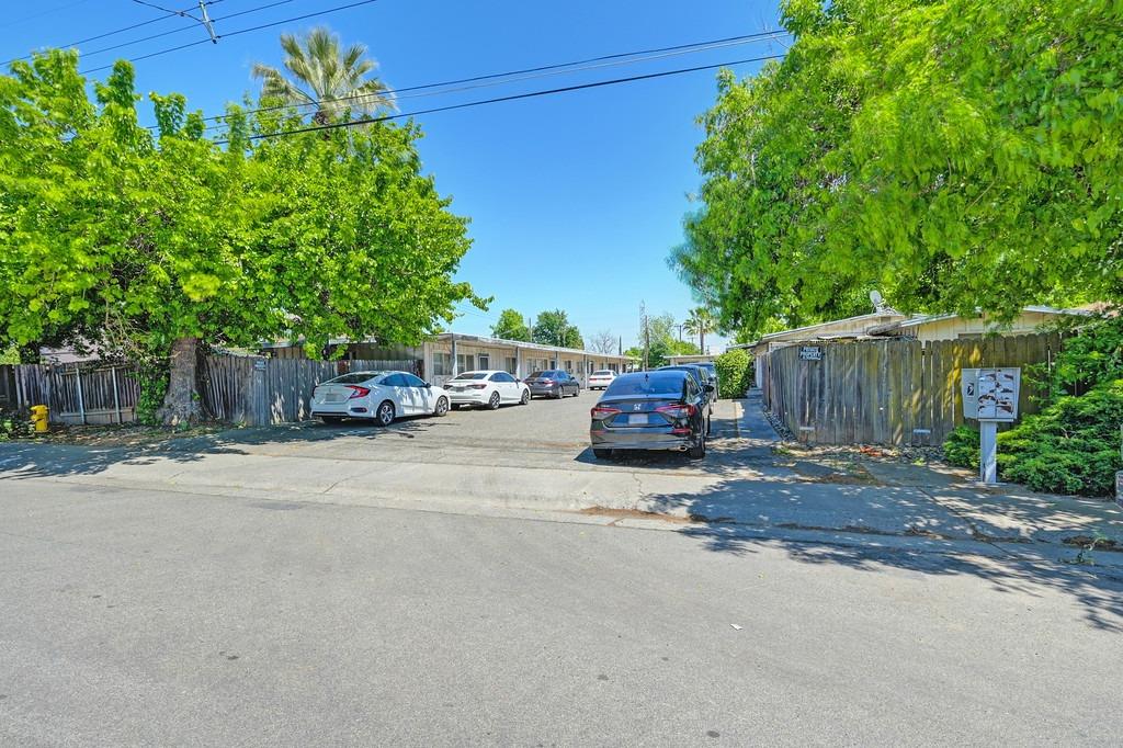 Detail Gallery Image 6 of 34 For 2730 Connie Dr, Sacramento,  CA 95815 - – Beds | – Baths