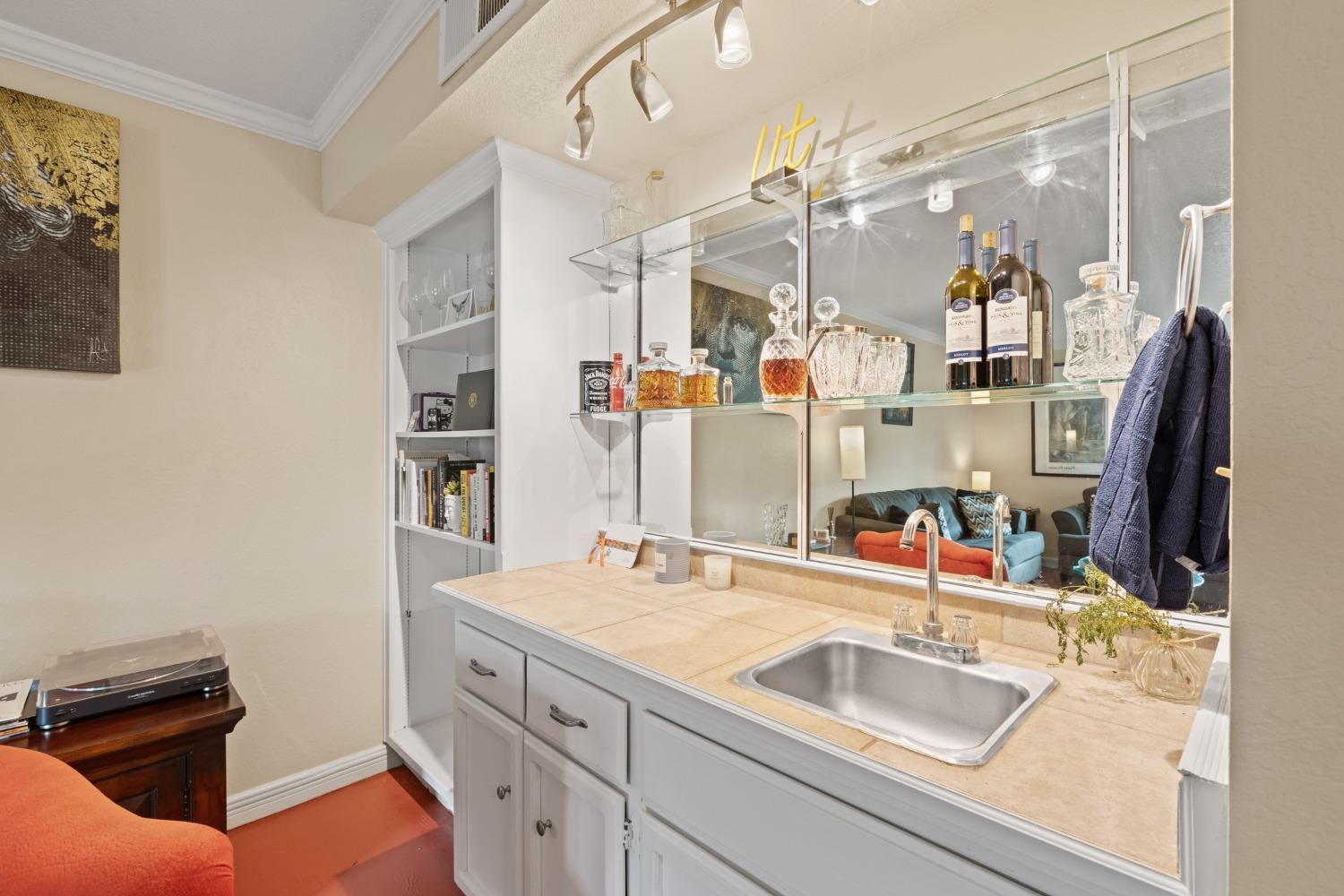 Photo #9: 225054549 Listing: Photo #9