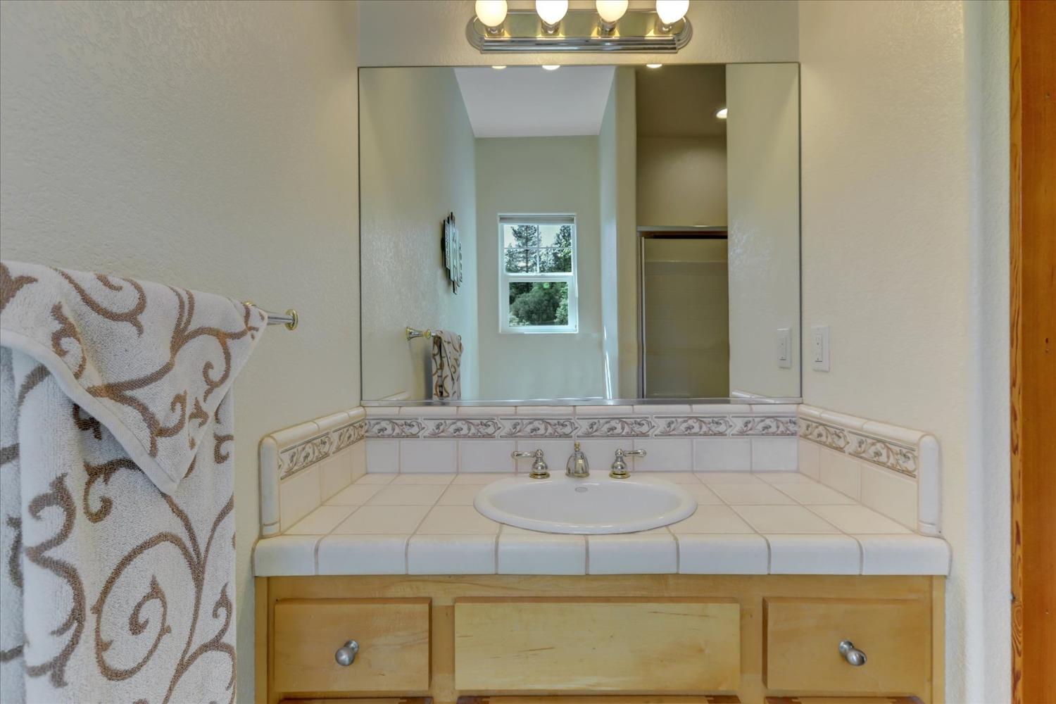 Detail Gallery Image 36 of 80 For 12673 Hoppy Hollow Rd, Grass Valley,  CA 95945 - 4 Beds | 3/1 Baths