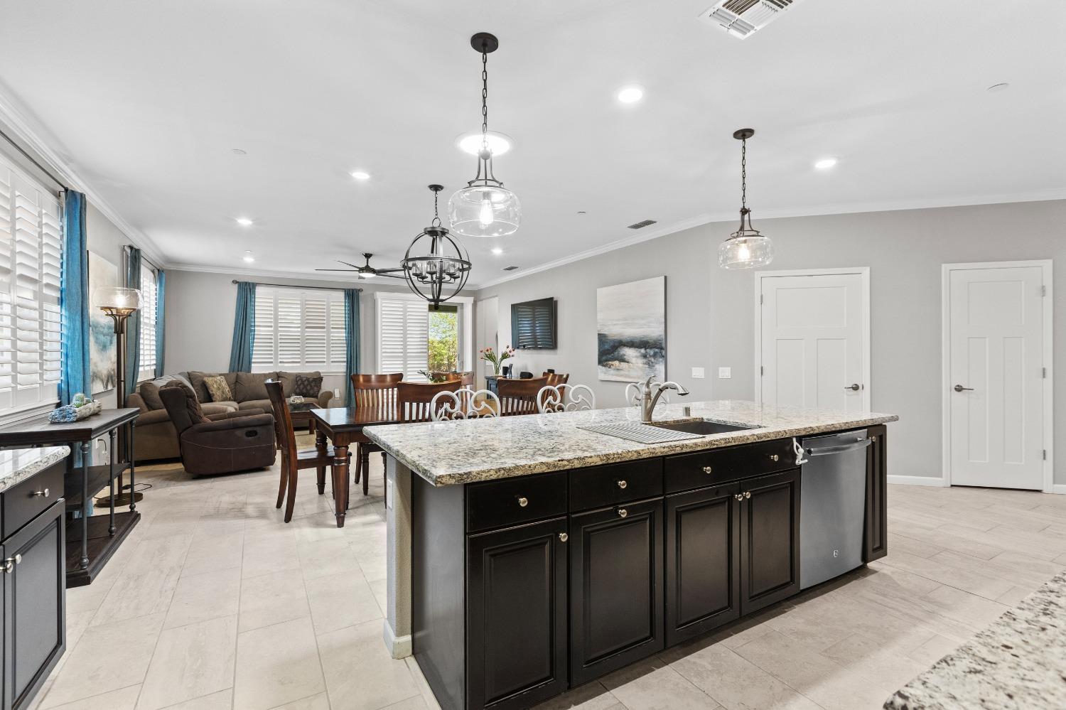 Detail Gallery Image 17 of 50 For 9273 Red Thistle Ct, Sacramento,  CA 95829 - 3 Beds | 2 Baths