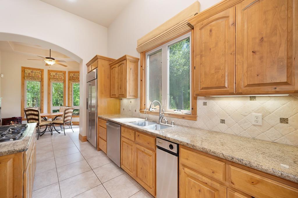Austin Forest Circle, Auburn, California image 15
