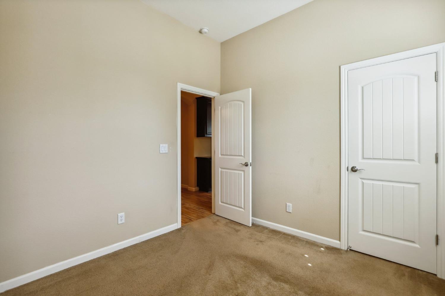 Detail Gallery Image 21 of 41 For 8040 Linda Isle Ln, Sacramento,  CA 95831 - 3 Beds | 2 Baths