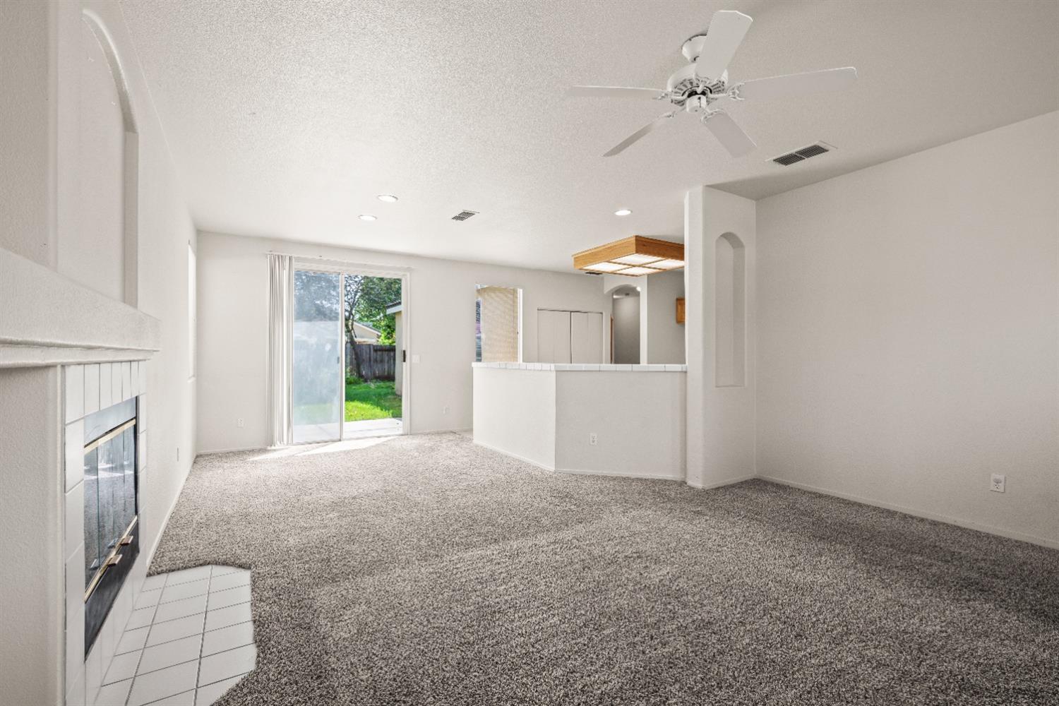 Detail Gallery Image 9 of 29 For 9394 Bennoel Way, Elk Grove,  CA 95758 - 3 Beds | 2 Baths