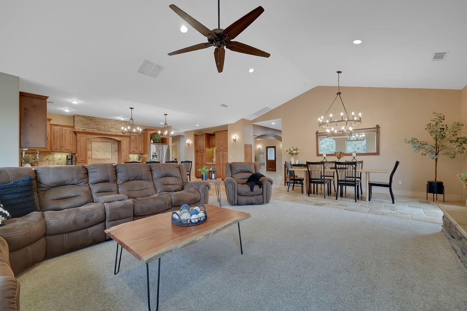 Detail Gallery Image 15 of 88 For 13707 Petersen Ranch Dr, Pine Grove,  CA 95665 - 3 Beds | 2/1 Baths