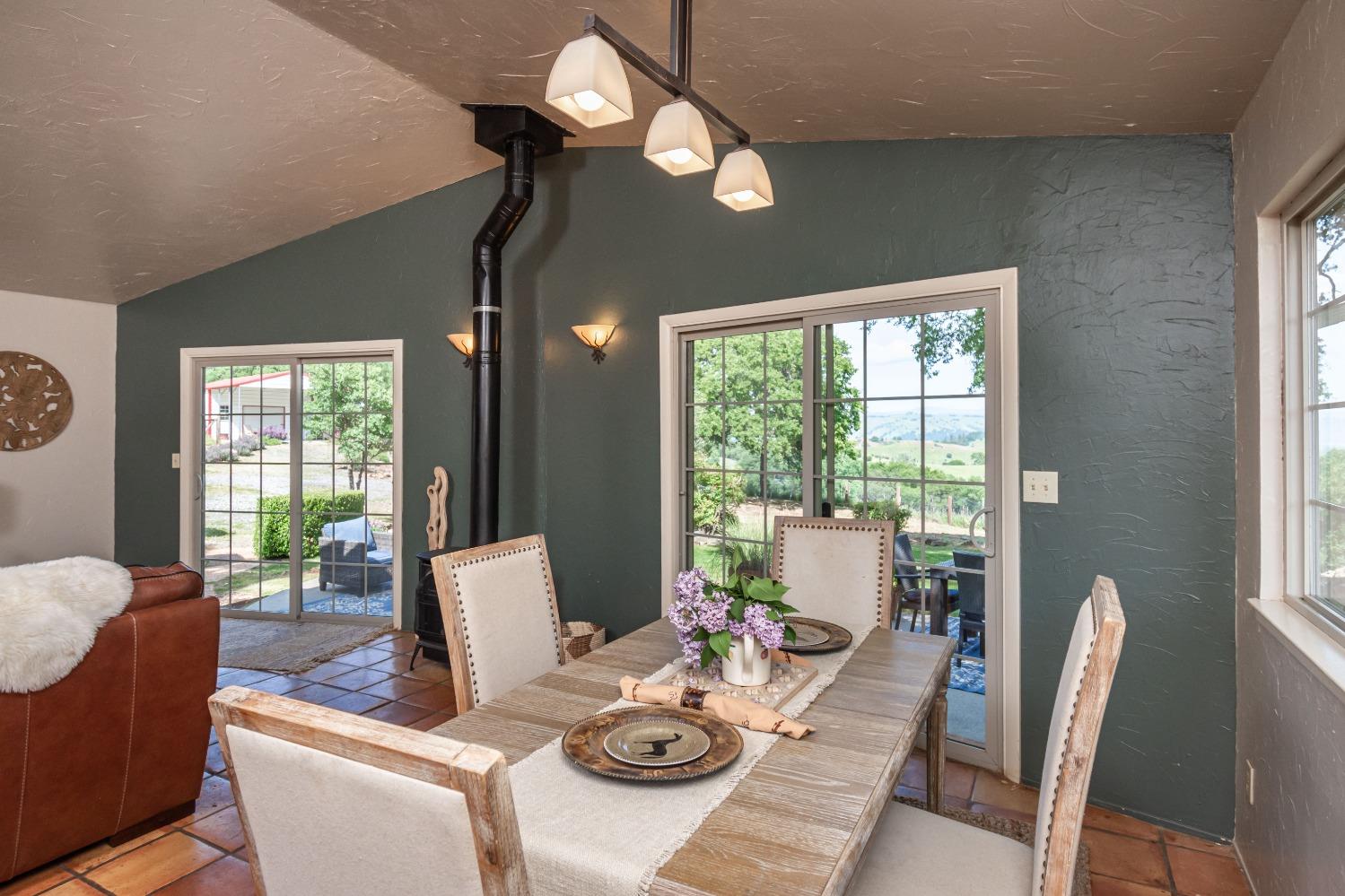 Detail Gallery Image 14 of 49 For 5521 Quail Hollow Rd, Pilot Hill,  CA 95664 - 2 Beds | 2 Baths