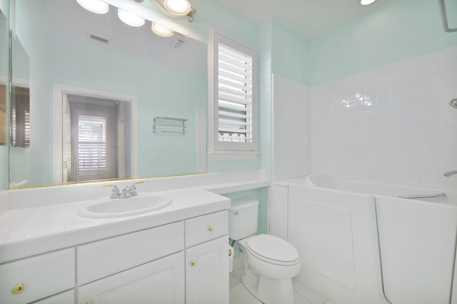 Detail Gallery Image 20 of 24 For 251 Perazul Cir, Sacramento,  CA 95835 - 1 Beds | 2 Baths