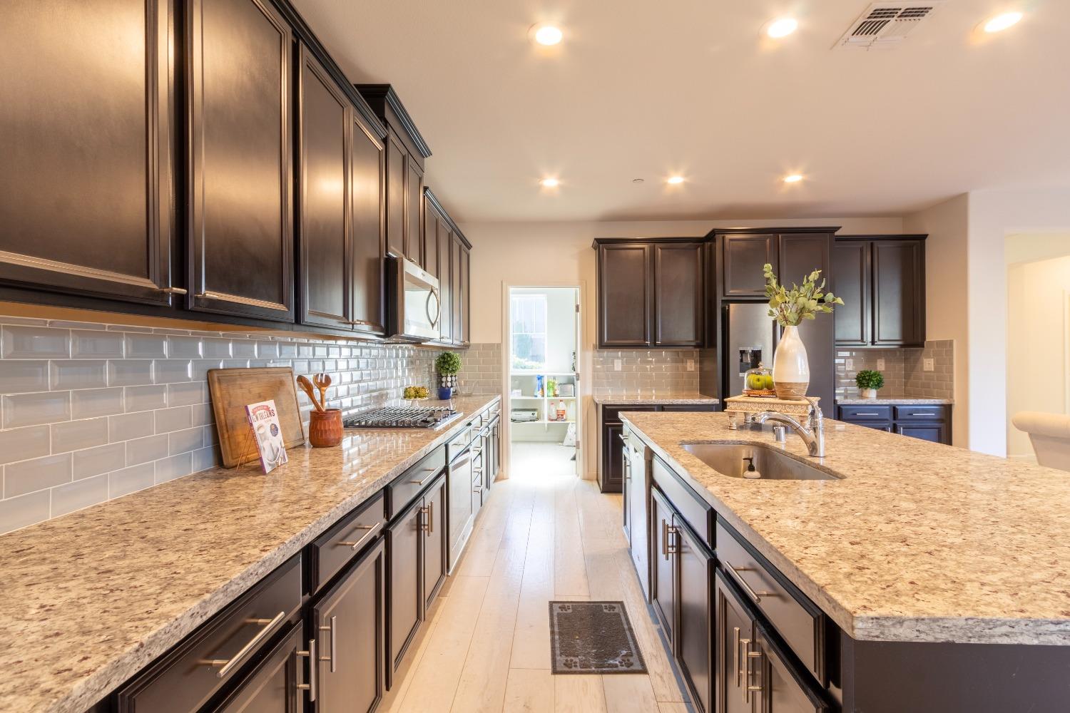 Detail Gallery Image 29 of 72 For 2342 Augusta Ave, Tracy,  CA 95377 - 4 Beds | 3 Baths