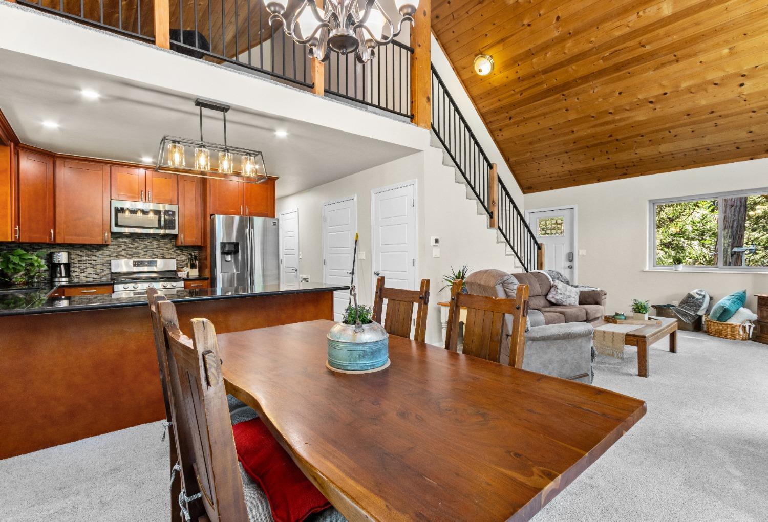 Detail Gallery Image 9 of 44 For 6360 Red Robin Rd, Placerville,  CA 95667 - 4 Beds | 2 Baths