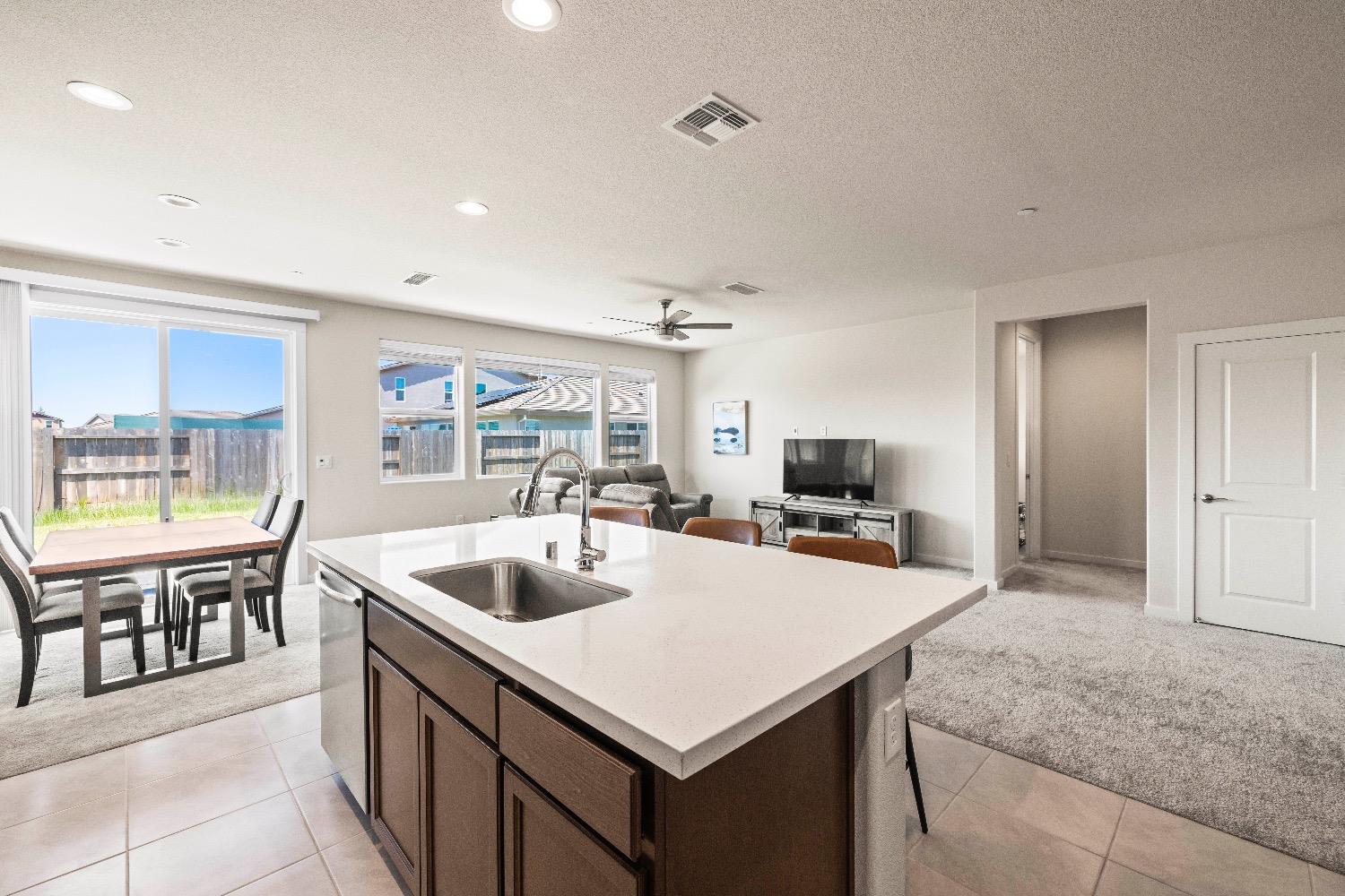 Pacific Grove Way, Olivehurst, California image 15