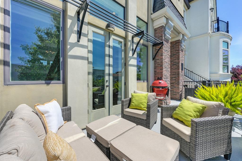 Crocker Drive, Sacramento, California image 4