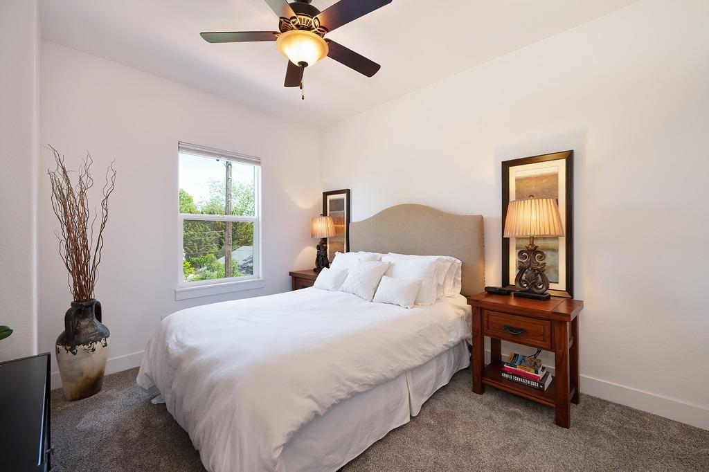 Crocker Drive, Sacramento, California image 30