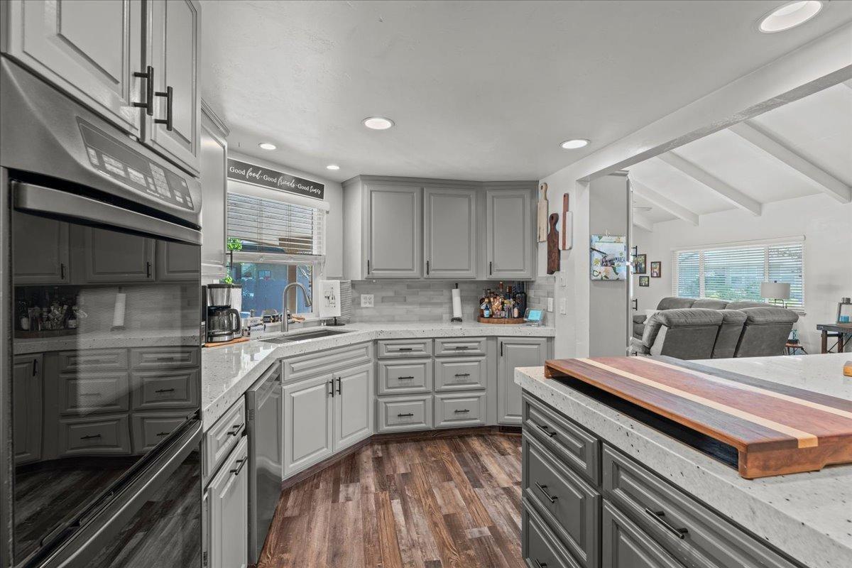 Candlewood Place, Riverbank, California image 15