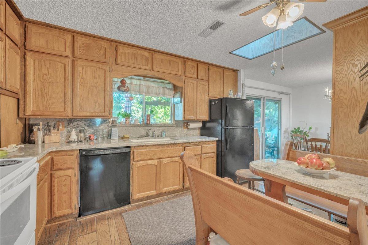 Detail Gallery Image 16 of 54 For 1605 Auburn Folsom Rd, Auburn,  CA 95603 - 3 Beds | 2 Baths