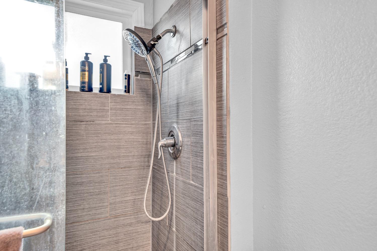Detail Gallery Image 19 of 26 For 8017 Peppertree Way, Citrus Heights,  CA 95621 - 4 Beds | 2 Baths