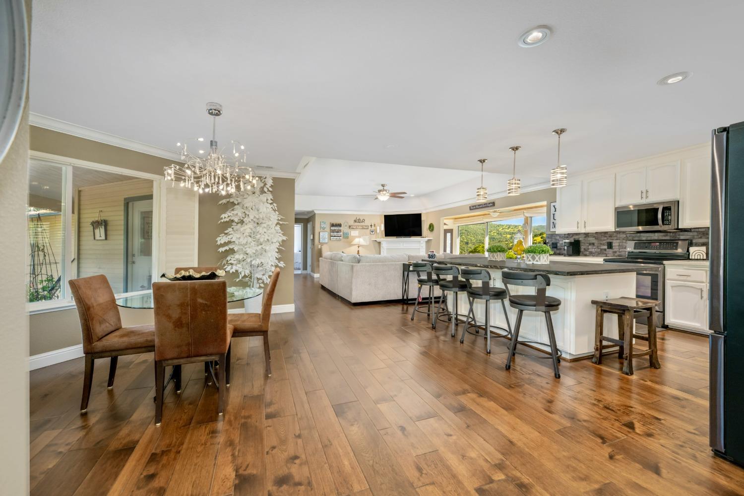 Detail Gallery Image 11 of 99 For 9997 Deer Ridge Ct, Browns Valley,  CA 95918 - 4 Beds | 3 Baths