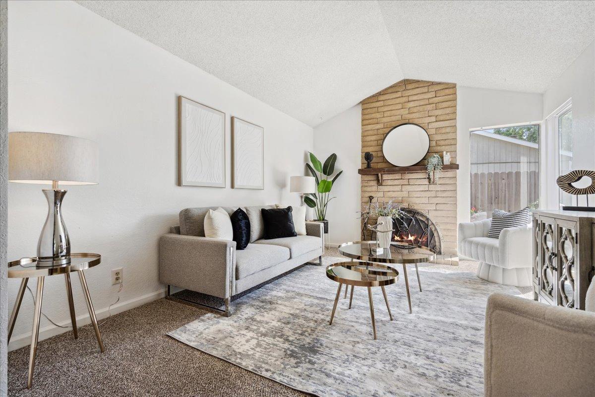 Detail Gallery Image 5 of 26 For 4308 Tallyho Dr, Sacramento,  CA 95826 - 3 Beds | 2 Baths