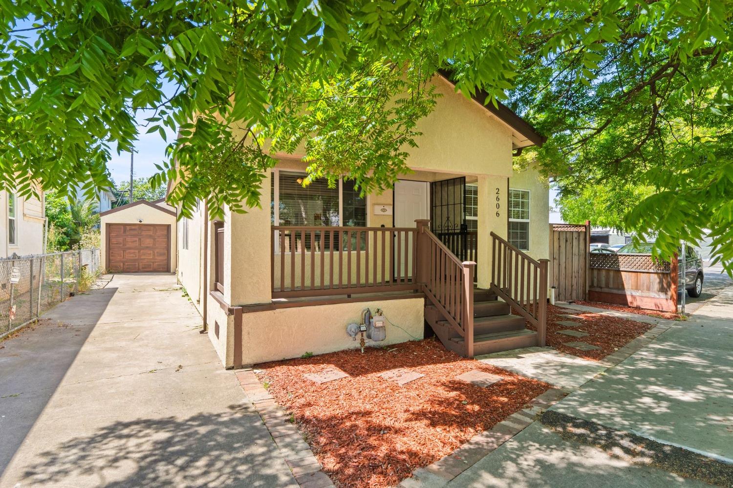 Franklin Boulevard, Sacramento, California image 3