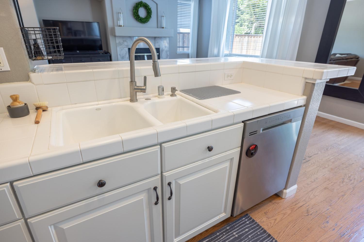 Detail Gallery Image 16 of 63 For 23 Alazar Ct, Sacramento,  CA 95835 - 4 Beds | 3 Baths