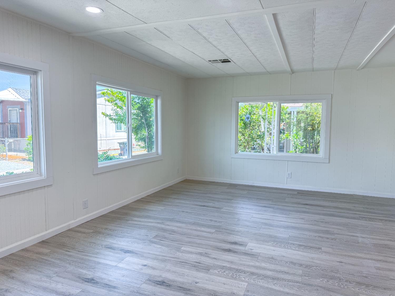 Detail Gallery Image 14 of 48 For 5836 Stonyford, Sacramento,  CA 95842 - 3 Beds | 2 Baths