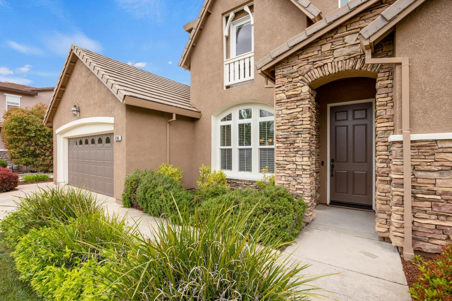 Black Oak, Rocklin, California image 3