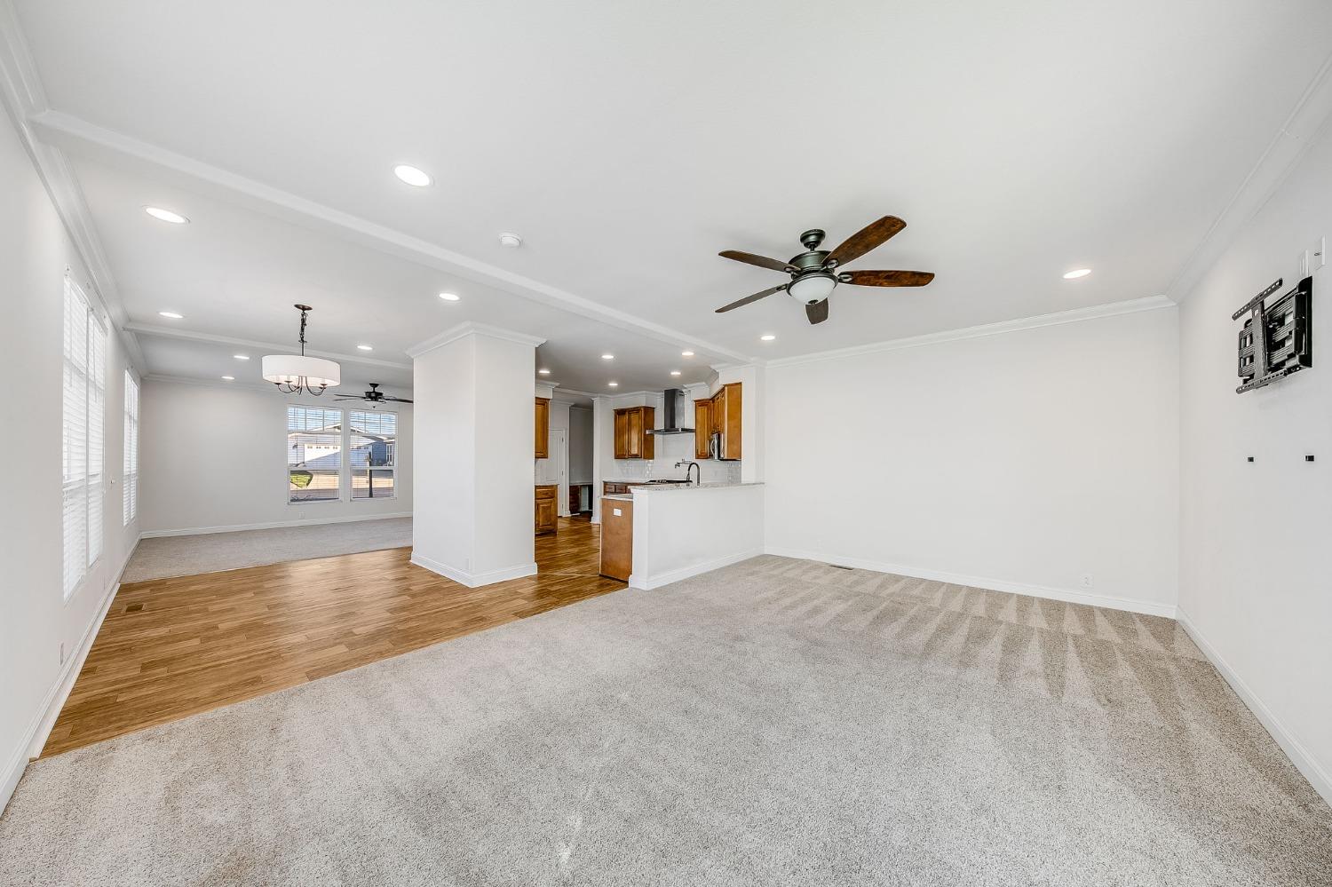 Detail Gallery Image 14 of 38 For 5505 S Grove St 318, Rocklin,  CA 95677 - 3 Beds | 2 Baths