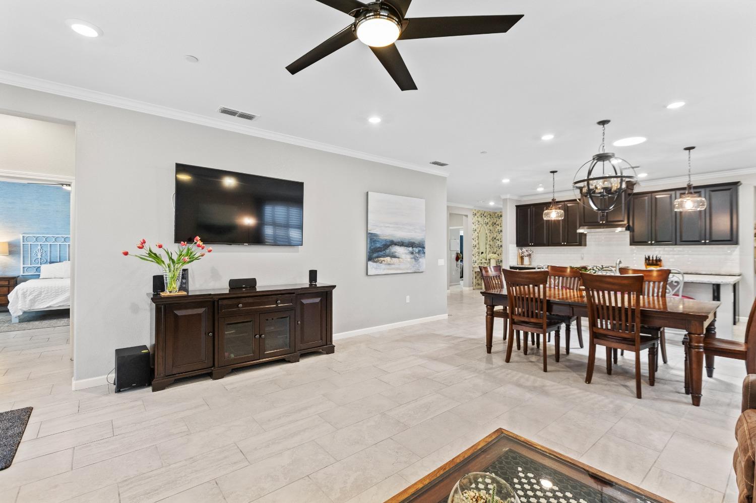 Detail Gallery Image 24 of 50 For 9273 Red Thistle Ct, Sacramento,  CA 95829 - 3 Beds | 2 Baths