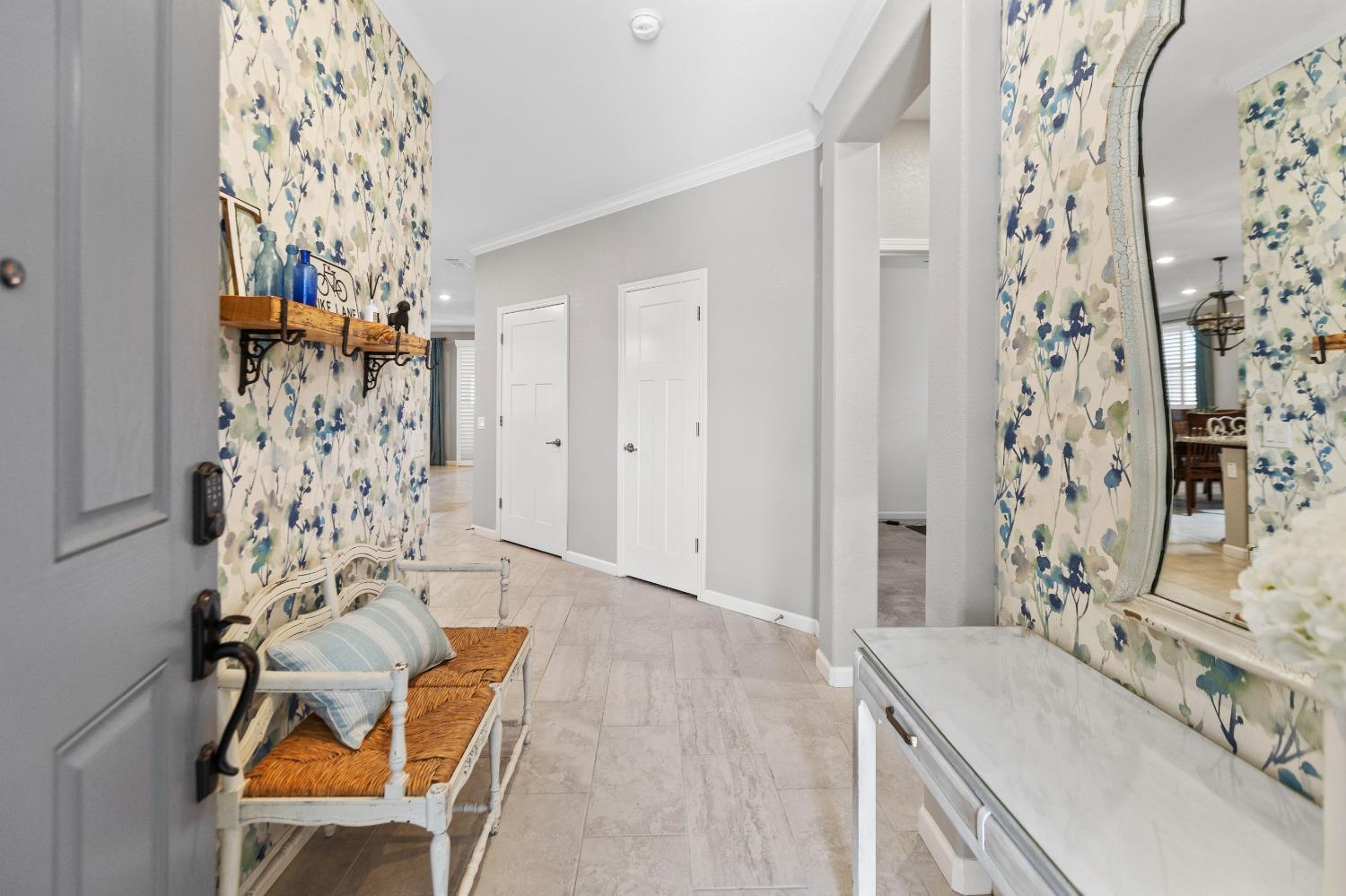 Detail Gallery Image 5 of 50 For 9273 Red Thistle Ct, Sacramento,  CA 95829 - 3 Beds | 2 Baths